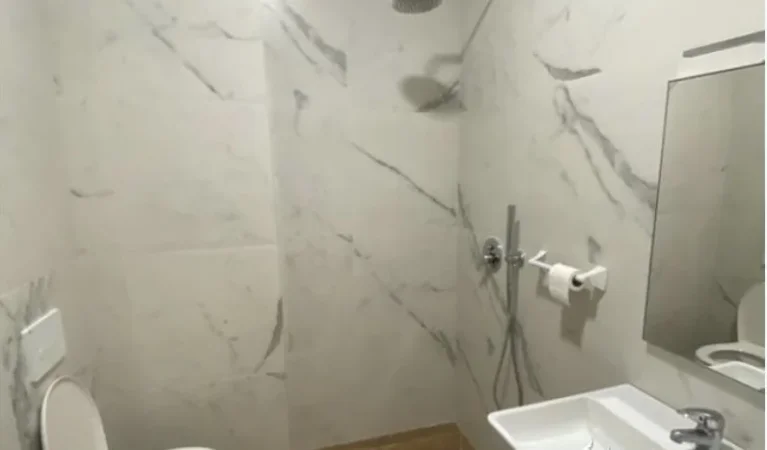 Tirane, jepet me qera apartament 2+1 Kati 2, 92 m² 1.000 € (Rruga e Kosovareve Tirane, Shqiperia)