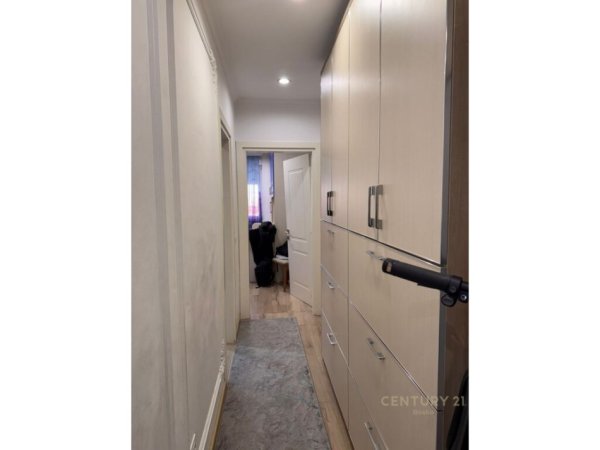Tirane, shes apartament 2+1+Ballkon Kati 5, 115 m² 220.000 € (Rruga Bardhyl)