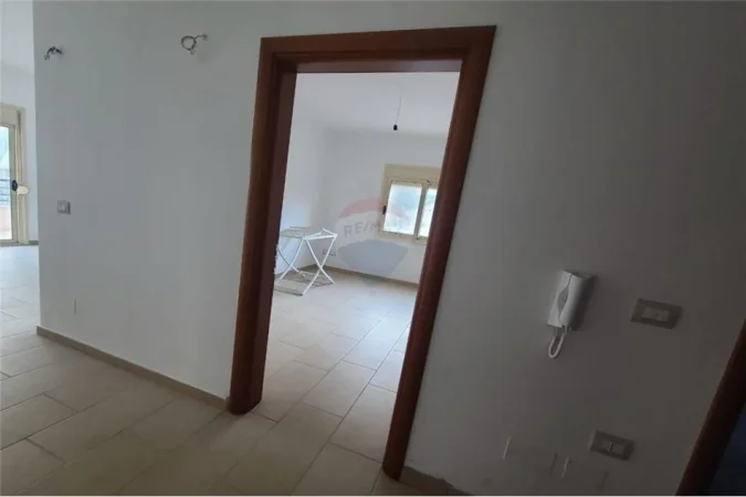 Vlore, shitet apartament 1+1 , 67 m² 100.000 € (Stefan Pano)