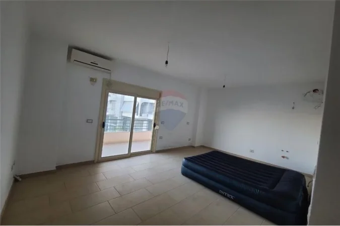 Vlore, shitet apartament 1+1 , 67 m² 100.000 € (Stefan Pano)