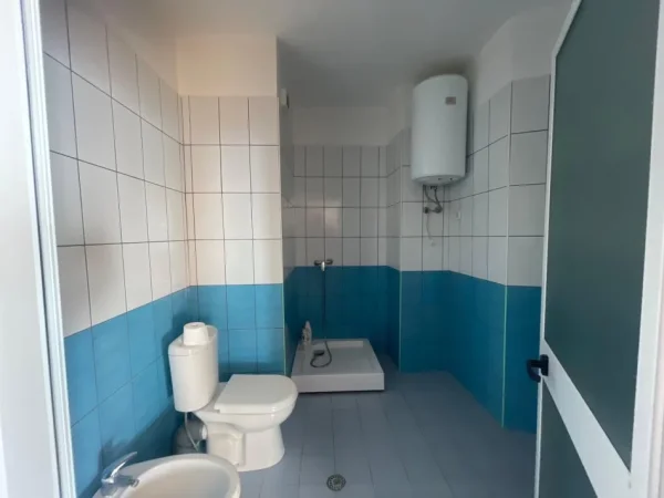 Durres, shitet apartament 2+1+Ballkon Kati 12, 96 m² 160.000 € (shkembi kavajes)