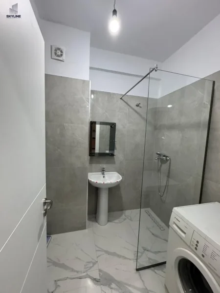 Tirane, jepet me qera apartament 2+1+Ballkon Kati 5, 500 € (Rezidenca Urban Gate)