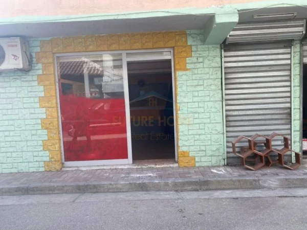 Tirane, jepet me qera dyqan Kati 0, 48 m² 450 € (Viktor Eftimiu)