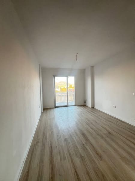 Tirane, shitet apartament 1+1 , 64 m² 89.000 € (Vila L)