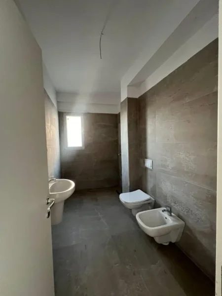 Tirane, shitet apartament 1+1 , 64 m² 89.000 € (Vila L)