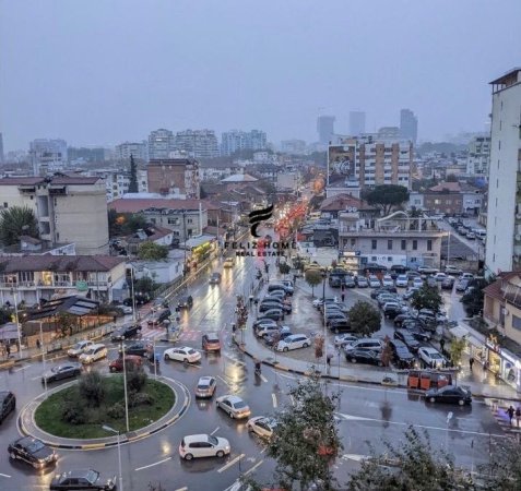 Tirane, jepet me qera dyqan Kati 0, 100 m² 2.500 € (KOMUNA E PARISIT)