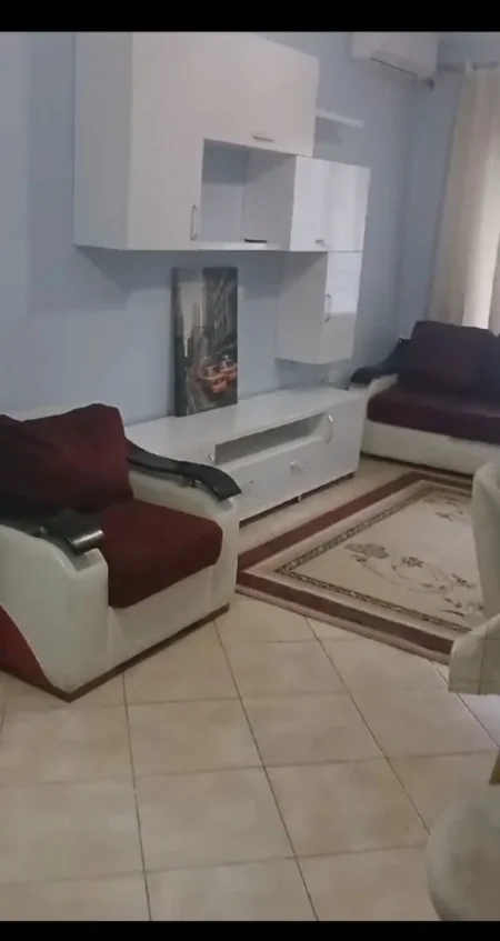 Tirane, jepet me qera apartament 1+1+Ballkon Kati 2, 55 m² (200 m Posht Spitalit Hygeia, Pran ARDENO)