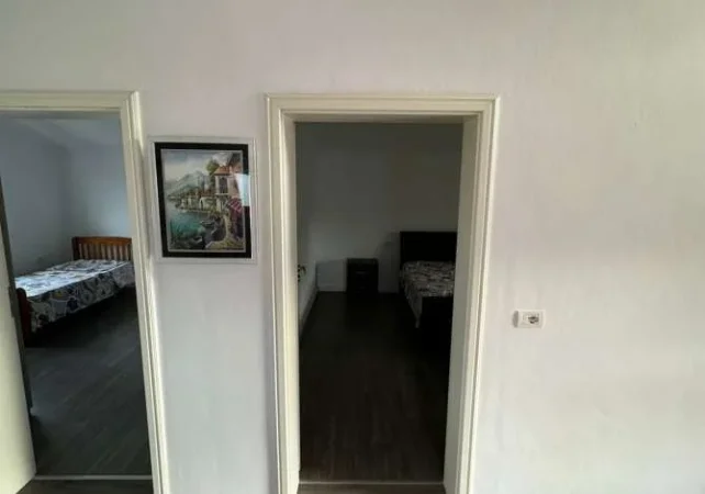 Tirane, jepet me qera apartament 1+1 Kati 5, 90 m² 250 € (21 dhjetori)
