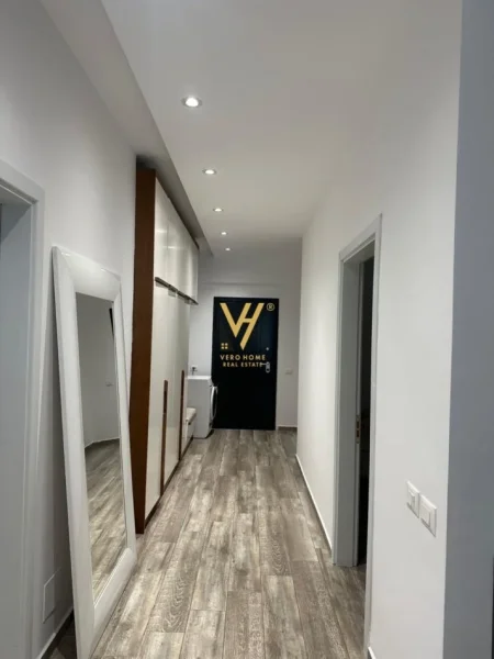 Tirane, jepet me qera apartament 2+1 Kati 3, 100 m² 750 € (LIQENI I THATE)