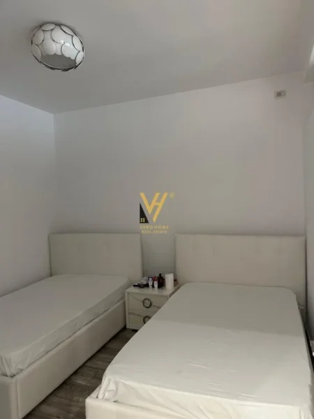 Tirane, jepet me qera apartament 2+1 Kati 3, 100 m² 750 € (LIQENI I THATE)