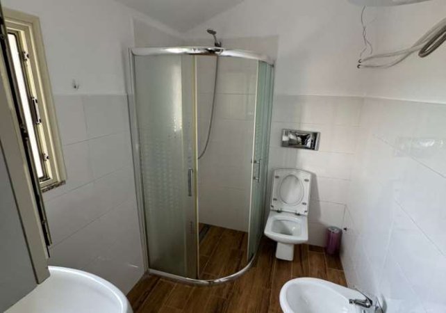 Tirane, jepet me qera apartament 1+1 Kati 5, 90 m² 250 € (21 dhjetori)