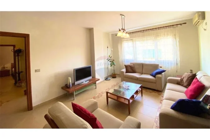 Tirane, jepet me qera apartament 2+1+Ballkon Kati 6, 87 m² 650 € (Ymer Kurti, shkolla Petro Nini Luarasi)
