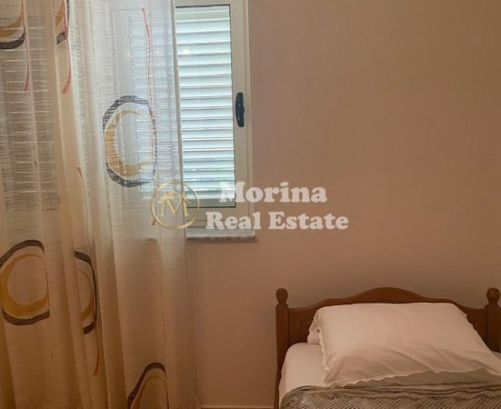 Tirane, jepet me qera apartament 3+1 Kati 2, 120 m² 650 € (Shkolla e Baletit/Rruga Petro Nini Luarasi)