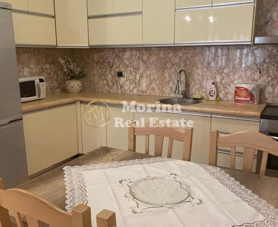 Tirane, jepet me qera apartament 3+1 Kati 2, 120 m² 650 € (Shkolla e Baletit/Rruga Petro Nini Luarasi)