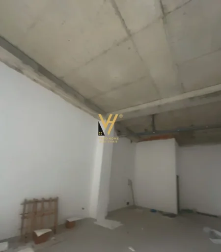 Tirane, jepet me qera ambjent biznesi Kati 0, 160 m² 3.000 € (LIQENI I THATE)