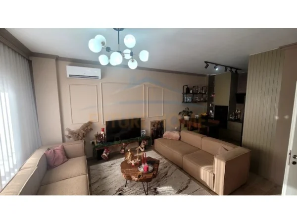 Korce, shes apartament 2+1+Ballkon Kati 0, 114 m² 140.000 € ,Lagjia 1, Korçë, (KO47375)