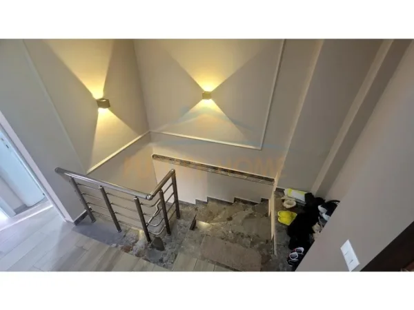 Korce, shes apartament 2+1+Ballkon Kati 0, 114 m² 140.000 € ,Lagjia 1, Korçë, (KO47375)