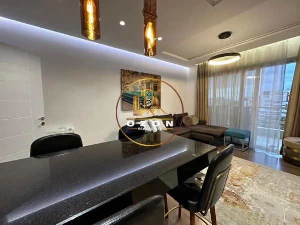 Apartament 2+1+2 për Shitje tek Kompleksi Panorama!