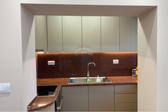 Tirane, jepet me qera apartament 1+1 Kati 1, 77 m² 600 € (Qemal Stafa)