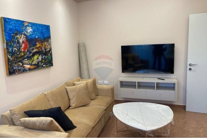 Tirane, jepet me qera apartament 1+1 Kati 1, 77 m² 600 € (Qemal Stafa)