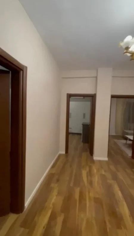 Tirane, jepet me qera apartament 2+1 Kati 4, 103 m² 800 € (myslym shyr)