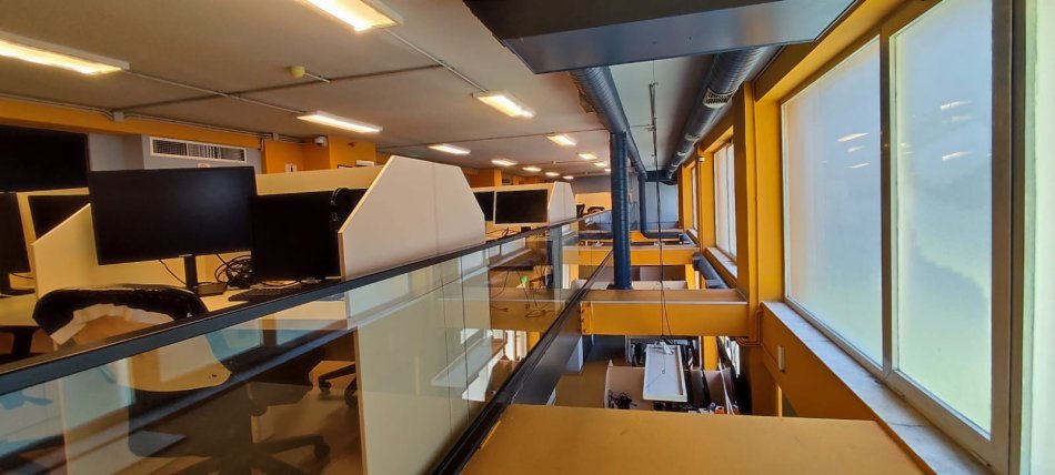 Tirane, jepet me qera -shitet, ambjent biznesi Kati 0, 572 m² 5490 € (Rruga e Barrikadave)