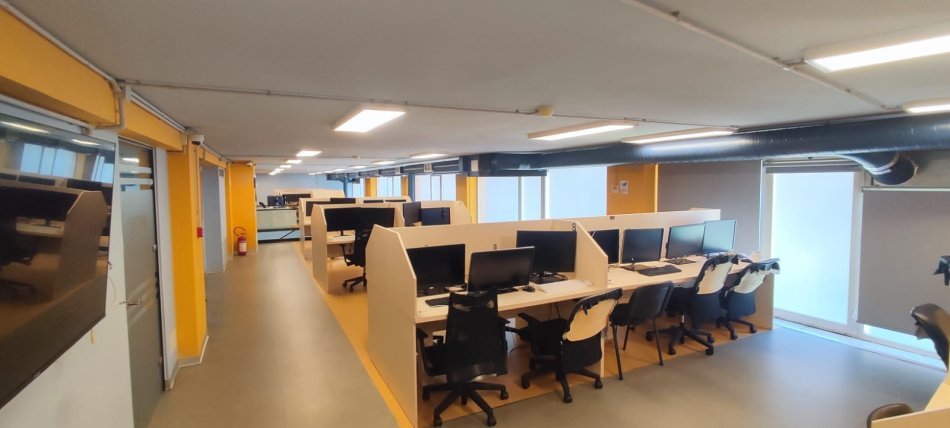 Tirane, jepet me qera -shitet, ambjent biznesi Kati 0, 572 m² 5490 € (Rruga e Barrikadave)