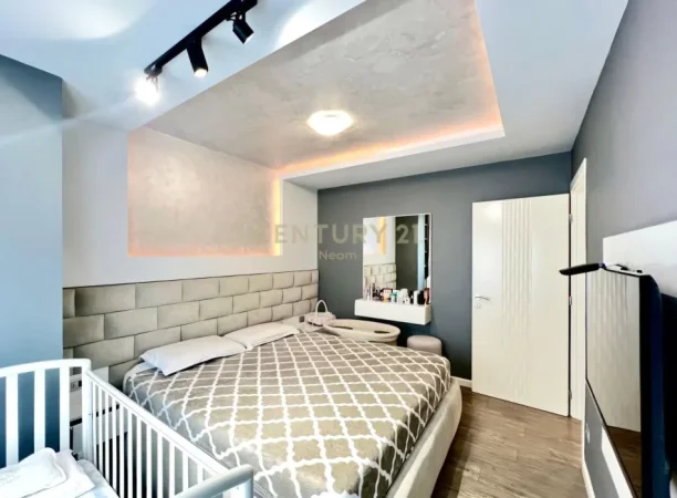 Tirane, shitet 2+1 Kati 4, 98 m² 220.000 € (Liqeni I Thate)