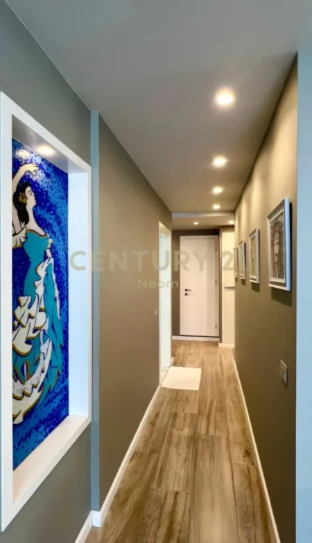 Tirane, shitet 2+1 Kati 4, 98 m² 220.000 € (Liqeni I Thate)