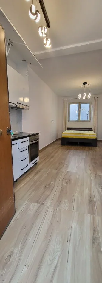 Tirane, shitet shtepi 1 Katshe Kati 0, 200 m² 120.000 Euro prane QSUT dhe shkolles se bashkuar  (rruga halit bega)