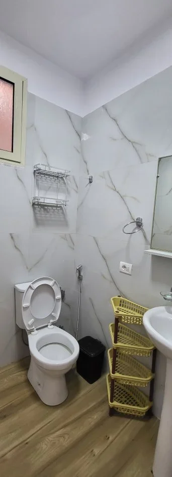 Tirane, shitet shtepi 1 Katshe Kati 0, 200 m² 120.000 Euro prane QSUT dhe shkolles se bashkuar  (rruga halit bega)