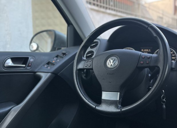 Okazion 2009 Volkswagen Tiguan 2.0 Benzin Automatik 150.000 km 5.500 €
