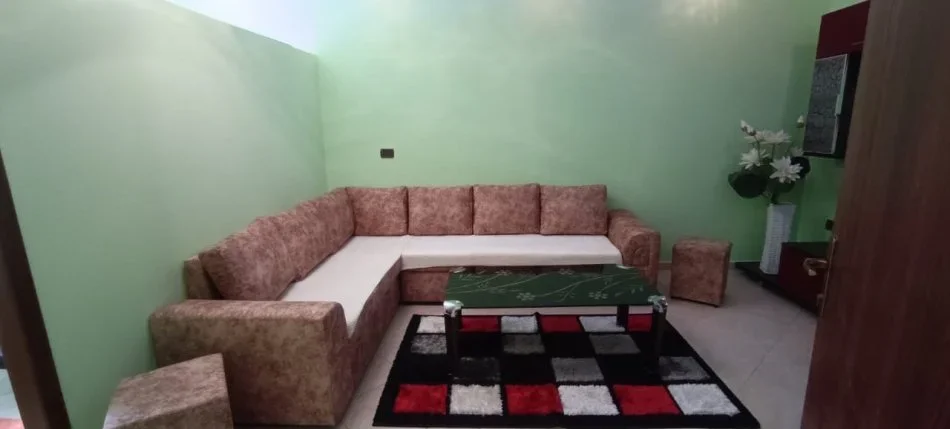 Tirane, jepet me qera shtepi 1+1 Kati 2, 60 m² 350 € (Ali demi)