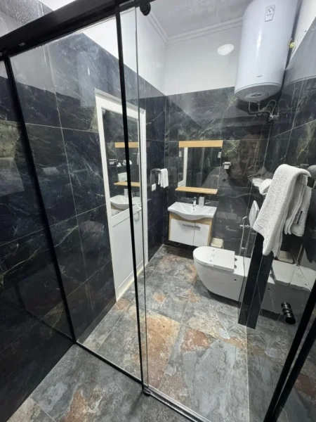 Tirane, jepet me qera apartament 1+1 Kati 2, 55 m² 750 € (Tefta Tashko Koco)