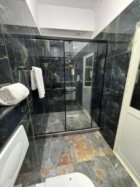 Tirane, jepet me qera apartament 1+1 Kati 2, 55 m² 750 € (Tefta Tashko Koco)