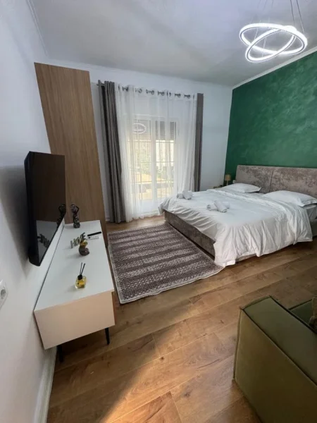 Tirane, jap me qera 1+1 Kati 2, 45 m² 550 € (Tefta Tashko Koco)