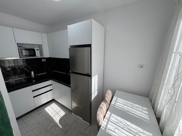 Tirane, jap me qera 1+1 Kati 2, 45 m² 550 € (Tefta Tashko Koco)