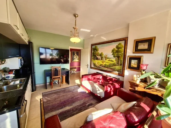 Tirane, shes apartament 2+1+Ballkon Kati 12, 100 m² 190.000 € (KOMUNA E PARISIT)