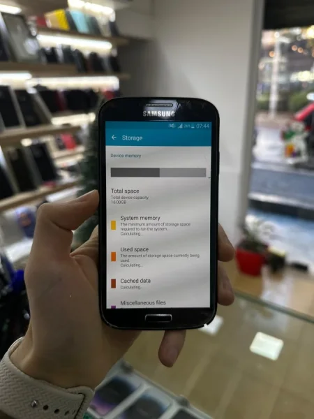 Tirane, shes Celular-Smartphone SAMSUNG S4