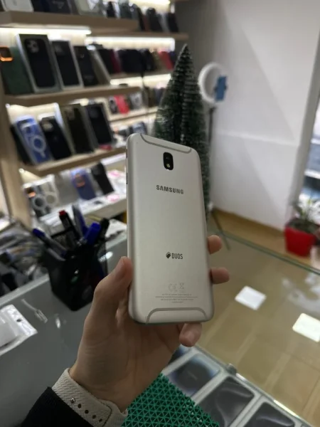 Tirane, shes Celular-Smartphone SAMSUNG J7