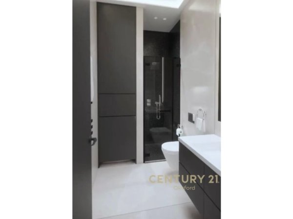 Tirane, jap me qera apartament 1+1+Post Parkimi , 73 m² 1.000 € (Kompleksi Delijorgji)