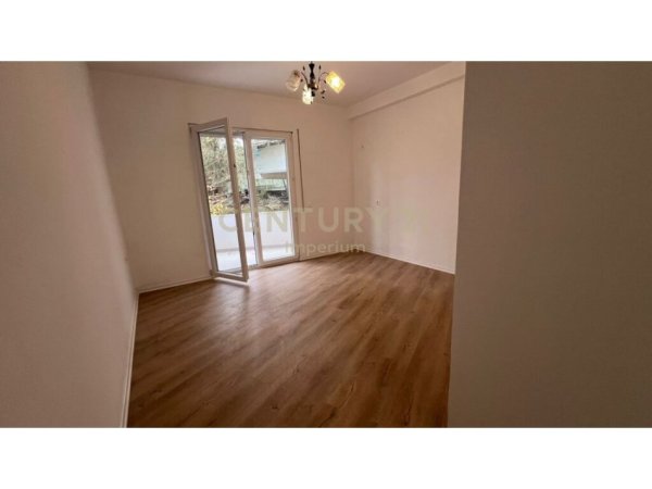 Tirane, jap me qera apartament 2+1+2 , 115 m² 500 € (Kopshti Botanik Zoologjik)
