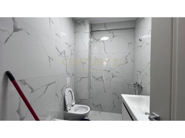 Tirane, jap me qera apartament 2+1+2 , 115 m² 500 € (Kopshti Botanik Zoologjik)