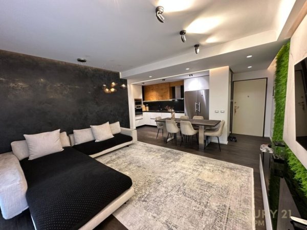 Tirane, jap me qera apartament 2+1+2+Post Parkimi , 100 m² 2.500 € (Myslym Shyri)