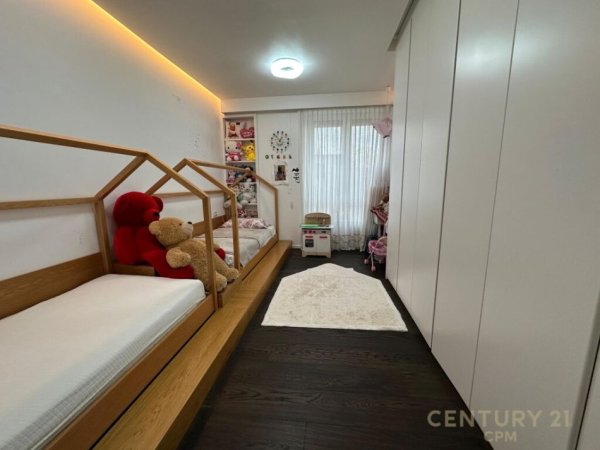 Tirane, jap me qera apartament 2+1+2+Post Parkimi , 100 m² 2.500 € (Myslym Shyri)