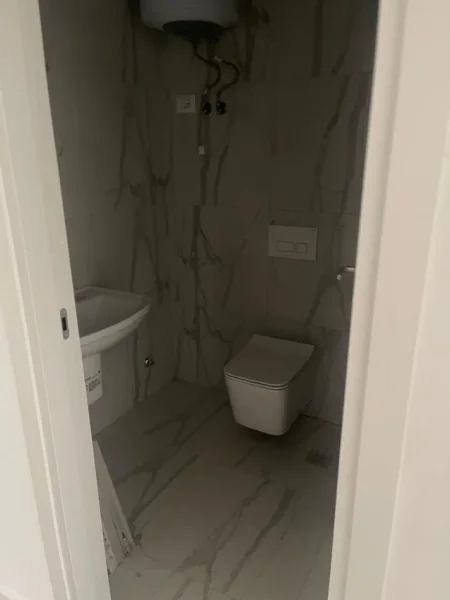 Tirane, jepet me qera apartament 3+1 , 110 m² 550 € (BULEVARDI I RI)