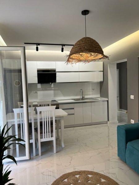 Tirane, jepet me qera apartament 2+1+Aneks+Ballkon Kati 4, 76 m² 800 € (myslym shyri)