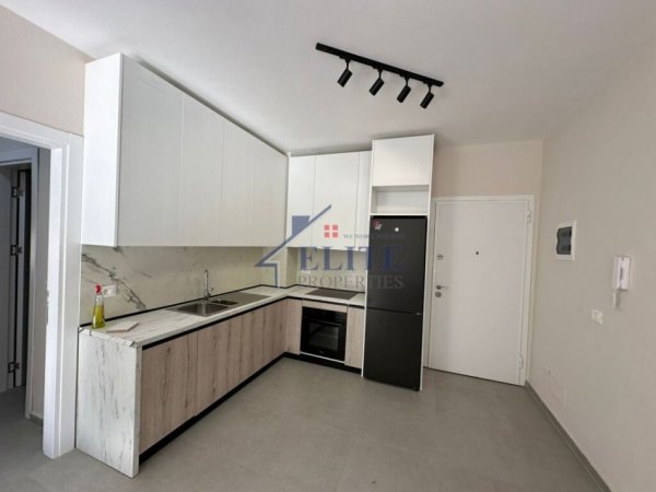Tirane, jepet me qera apartament 1+1+Ballkon Kati 2, 56 m² 600 € (Kopshti Botanik)