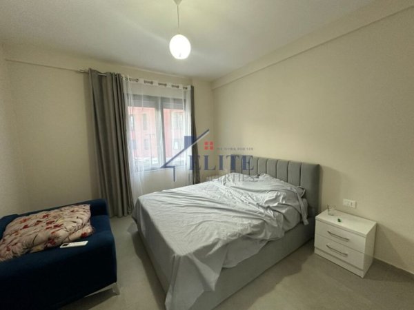 Tirane, jepet me qera apartament 1+1+Ballkon Kati 2, 56 m² 600 € (Kopshti Botanik)