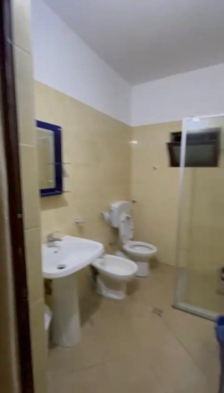 Tirane, jap me qera 2+1+Ballkon Kati 5, 108 m² 500 € (Kodra e Diellit 1)